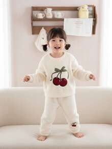 女童柔软抓绒双面蝴蝶樱桃刺绣睡衣套装，舒适保暖长袖上衣和裤子，秋冬家居服 - 杏色 - 查看 3