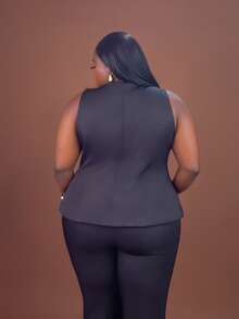 CurvyTilda 大码女式春夏性感优雅通勤简约金色金属 3D 花卉装饰无袖西装背心和裤子套装，适合日常穿着、商务、简约、通勤、优雅、休闲、购物、街头服饰、外出、易于搭配且看起来修身，凸显您的身材，修饰身材，商务休闲女装毕业、返校、秋冬女士教师装 - 黑色 - 查看 3