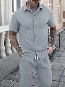 Manfinity Homme 两件套纯色纹理条纹休闲度假短袖衬衫和裤子 - 淺灰色 - 查看 3
