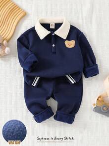 Cozy Pixies Bộ 2 món đồ cho bé trai gồm áo nỉ cổ tròn và quần cạp chun in hình gấu hoạt hình. - Màu xanh hải quân - Xem 1