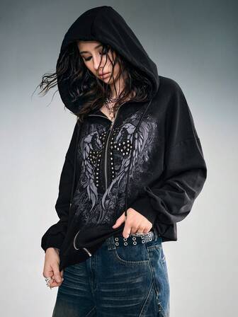 Grunge Punk Sudadera con capucha de forro polar con detalles de remaches, parche con estampado de letra y alas, estilo punk para mujer