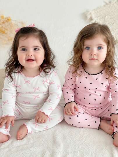 SHEIN Vintaside Kids 4件套女婴可爱蝴蝶结印花和黑色爱心印花全印花时尚粉色套装，长袖上衣和裤子，舒适休闲睡衣套装，适合作为礼物送给姐妹和闺蜜