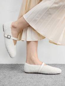 CUCCOO BIZCHIC Sepatu Slip-On Kasual Wanita dengan Desain Gesper dan Bahan Bulu Imitasi untuk Natal dan Hari Valentine - Putih - View 3