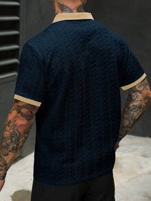 Manfinity CasualCool 男士休闲百搭度假旅行撞色短袖Polo衫 男士针织衫 男士纽扣针织Polo衫 男士Polo衫 男士翻领衬衫 男士针织Polo衫 复古风格，适合日常休闲、周末旅行、户外活动、探险旅行、轻松的工作环境或半正式场合，也是送给男友/丈夫、周年纪念/生日、派对、圣诞节、新年、婚礼等场合的理想礼物。 - 寶藍色 - 查看 2