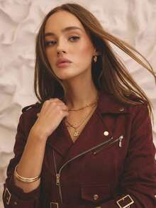 Aralina 冬夏两季短款牛仔机车夹克，饰有金色滚边细节 - 酒紅色 - 查看 7