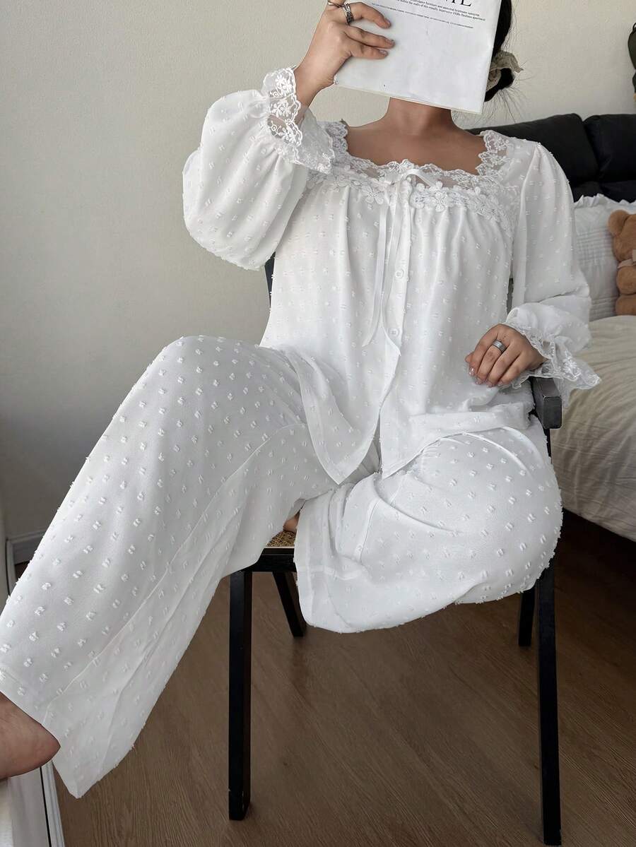 SHEIN 加大码刺绣装饰方领开衫和裤子女士宽松提花针织睡衣套装 - 白色 - 查看 1