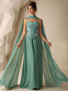 Coutiva Luxury Embroidered Beaded Evening Gown, High-End Formal Dress With Elegant Vibe - Green - View 4