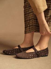Rosivie Sepatu Flat Wanita Serbaguna untuk Beraktivitas di Luar Rumah dengan Dekorasi Kancing - Coklat - View 9