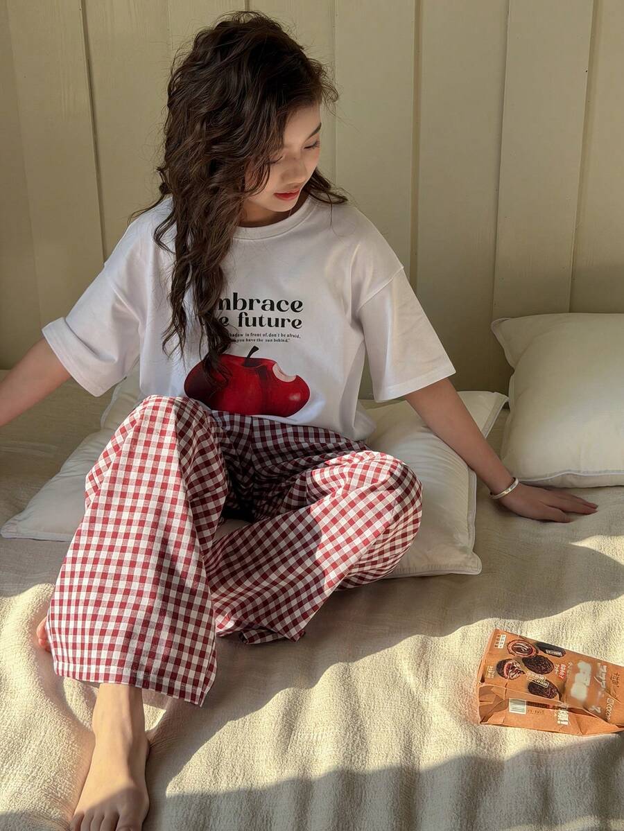 DAZY 2件套少女休闲字母印花宽松T恤上衣和格子直筒睡裤家居服套装 - 紅白色 - 查看 1