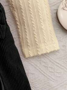 Elladie kids 4-7 岁女童休闲甜美白色针织提花蝴蝶结装饰荷叶边长袖圆领上衣和粉色灯芯绒松紧腰百褶裙，适合日常穿着、休闲外出 - 黑色 - 查看 3