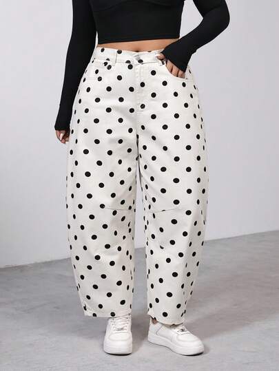 SHEIN PETITE CURVE Plusstorlekar damjeans med prickiga fickor, knappgylf och vida ben, moderiktiga och mångsidiga för semestern.