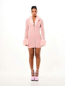 SUMWON WOMEN 长袖深V领蕾丝迷你连衣裙，饰有人造毛皮边，适合派对晚宴 - 粉色 - 查看 3