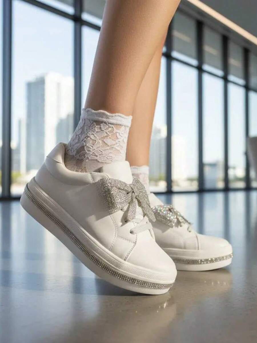 TENIS DE MODA JUVENILES BRILLOS GLITTER CON PEDRERIA MOÑO FIESTA BODA XV AÑOS BRILLANTES ORO PLATA - Blanco - Ver 1