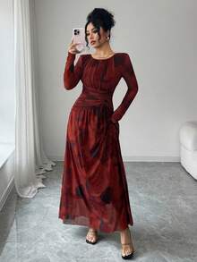 Rafferiza 女士优雅扎染印花网纱弹力腰褶皱喇叭下摆长袖连衣裙 - 紅色 - 查看 5