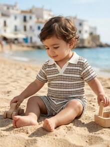 SHEIN Vintaside Kids Áo thun tay ngắn cổ chữ V kẻ sọc đen và kaki thời trang mùa hè cho bé trai kết hợp với quần short cạp trễ, thể hiện phong cách quý ông lịch lãm - Màu be - Xem 5