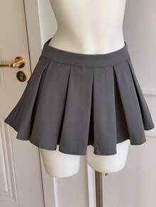 SHEIN EZwear Falda gris plisada con decoración de lazo de unicolor simple, casual para vacaciones - Gris - Ver 2