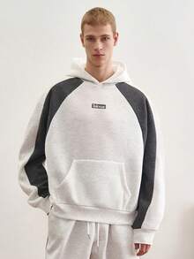 TOKVUE Bộ đồ thể thao nam gồm áo hoodie in chữ và quần nỉ có dây rút eo. - Nhiều màu - Xem 6