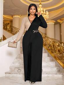 SOLERSUN 大码女装秋冬时尚优雅性感连体裤,露肩设计,长袖V领,收腰阔腿裤,黑金撞色拼接,单侧拼接,腰部金属装饰,腿部收紧设计,针织面料,亮面连体裤,适合派对、毕业典礼、万圣节、圣诞节等各种场合,新年新装扮。 - 黑色 - 查看 2