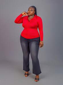 CurvyTilda تي شيرت بياقة مجعدة مناسب للمقاسات الكبيرة