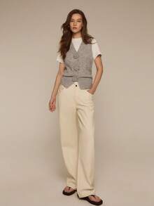 ATUI Studio Women's V-Neck 3D Floral Design Fashionable Versatile Vacation Travel Knit Vest - Grey - View 2