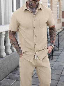 Manfinity Homme Bộ 2 món áo sơ mi và quần ngắn tay kẻ sọc màu trơn, phong cách thường ngày, thích hợp cho kỳ nghỉ. - Màu be - Xem 3