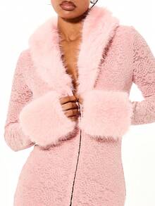 SUMWON WOMEN 长袖深V领蕾丝迷你连衣裙，饰有人造毛皮边，适合派对晚宴 - 粉色 - 查看 4