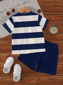 SHEIN GraphicGems 一套男童休闲时尚简约蓝白条纹小熊印花短袖圆领T恤和短裤套装，适合春夏季户外、运动、上学穿着。 - 彩色 - 查看 4