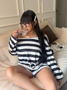 ZzzCrew بيجامة كاجوال بأكتاف مكشوفة مخططة، طقم بيجامة بأكمام طويلة وشورت - متعدد الألوان - مشاهدة 6