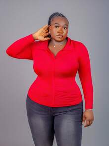 CurvyTilda تي شيرت بياقة مجعدة مناسب للمقاسات الكبيرة