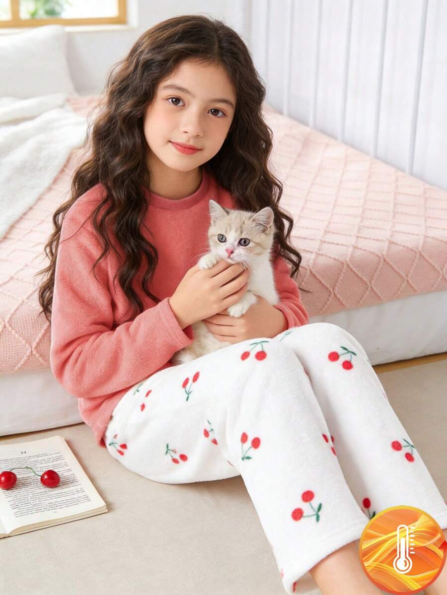 Genkimix Kids 4件套/2套少女睡衣套装,粉白可爱樱桃印花法兰绒睡衣套装,可爱樱桃印花设计,粉白甜美配色,法兰绒保暖面料,长袖圆领上衣+裤子两件套组合,社交媒体风格,甜美2026新年假日必备少女法兰绒家居服套装,樱桃睡衣套装 - 藕粉色 - 查看 1