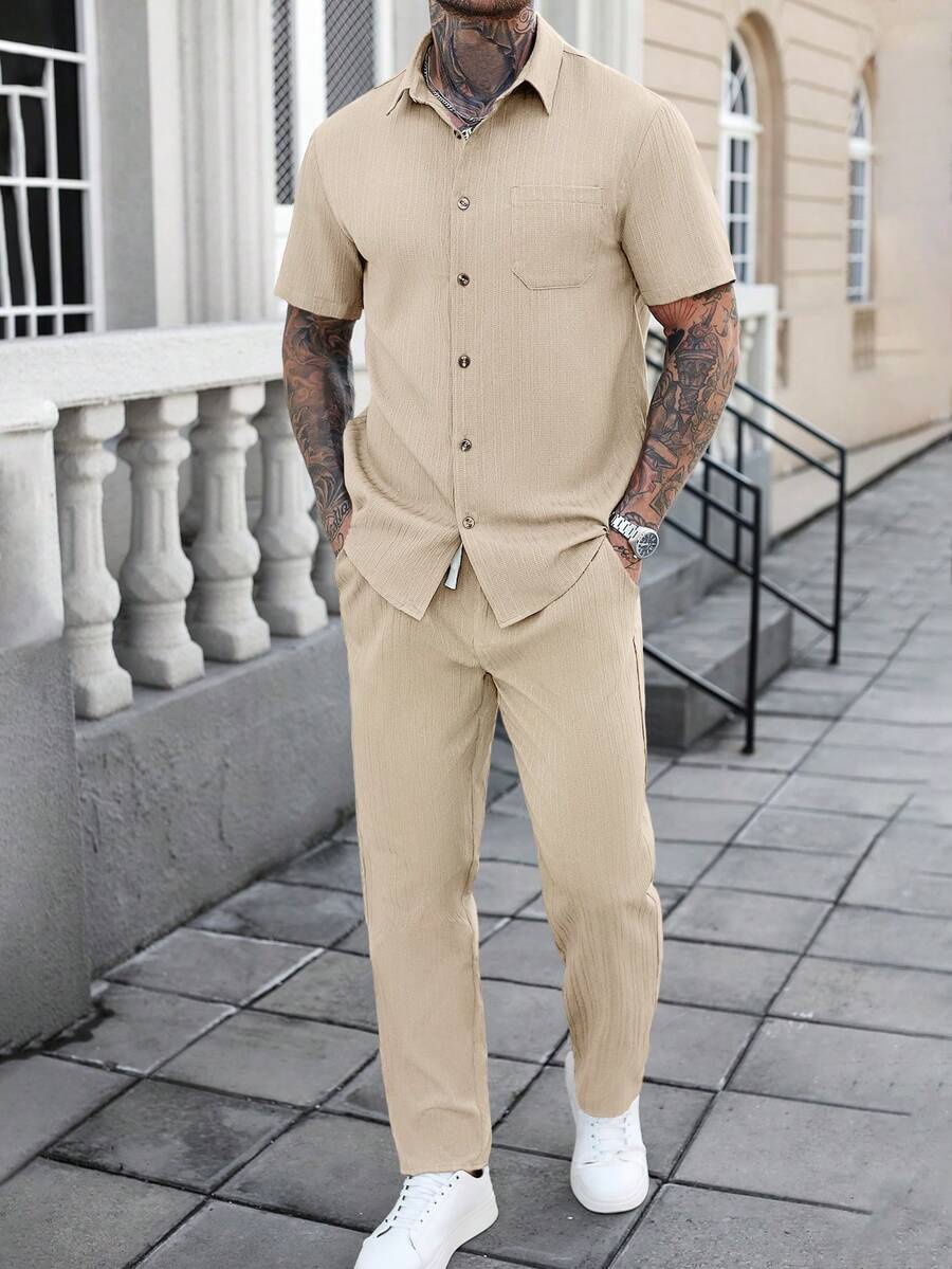 Manfinity Homme Bộ 2 món áo sơ mi và quần ngắn tay kẻ sọc màu trơn, phong cách thường ngày, thích hợp cho kỳ nghỉ. - Màu be - Xem 1