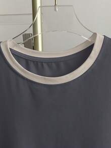 Franclia 女士印花休闲百搭短袖T恤，适合度假穿着 - 灰色 - 查看 3