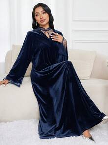 Al Najma 女士波点网纱拼接长袖连帽阿拉伯连衣裙 - 藏蓝色 - 查看 6