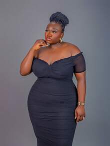 CurvyTilda Robe mi-longue élégante à épaule unique en maille stretch froncée pour femmes grandes tailles, style Y2K, tenue d'invitée de mariage, robe de Pâques, vêtements de nuit pour dames, tenues de fête, vêtements modestes, robe de cocktail, tenues de vacances, tenues d'anniversaire, robes de sortie, vêtements d'été, robe d'été mi-longue, robes d'invitée de mariage, costume des années 80, robes petites tailles, robe de remise des diplômes, tenue de concert - Noir - Voir 4
