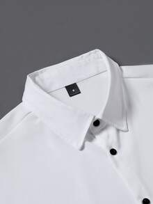 Manfinity Hypemode 男士纯色短袖单排扣休闲衬衫 - 白色 - 查看 5