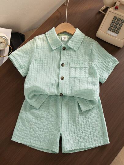 SHEIN Set de 2 piezas de chaqueta y pantalones cortos casuales minimalistas y ligeros de tejido de gofre para niños pequeños, adecuado para uso al aire libre en verano