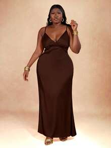 CurvyTilda Maxikleid aus Satin für Damen in Große Größen mit ärmellosem V-Ausschnitt und rückenfreier Passform, Farbe: Gelb, geeignet für Urlaub, Musikfestivals, Geburtstage, Brunch, Hochzeitsgäste, elegante Partykleider für Frauen, Herbstmode für Frauen, Schulkleidung, Y2K-Mode, Landoutfits für Frauen, Vintage-Kleidung für Frauen, Festivaloutfits für Frauen, Hochzeitsgastkleid für Kurven - Kaffeebraun - Übersicht 3