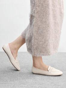 CUCCOO BIZCHIC 女士圆头平底咖啡色乐福鞋，舒适百搭，适合日常通勤、约会、聚会、购物和办公穿着。 - 米白色 - 查看 5