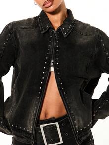 SUMWON WOMEN Chaqueta vaquera oversize con tachuelas y detalles de hebilla metálica para un estilo callejero con actitud - Negro - Ver 4