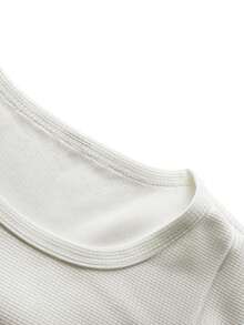 Manfinity Homme 男士纯色圆领短袖休闲T恤，适合日常休闲、周末旅行、户外活动、探险旅行、轻松的工作环境或半正式场合，也可作为送给男友/丈夫的礼物，周年纪念/生日礼物，适合派对、暑假、新年、婚礼、情人节等场合。米色针织纹理面料T恤，适合周末旅行、户外活动、探险旅行、轻松的工作环境或半正式场合，也可作为送给男友/丈夫的礼物，周年纪念/生日礼物，适合派对、暑假、新年、婚礼、情人节等场合。男士两件套休闲短裤套装，男士两件套夏季男士套装，男士两件套运动套装。 - 米色 - 查看 4