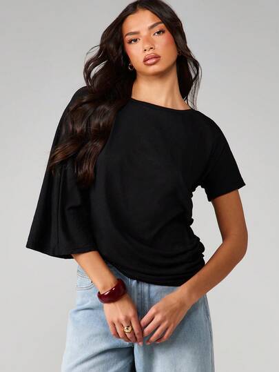 MISSGUIDED Asymmetrisk svart t-shirt med en axel och korta och långa ärmar för vardagsbruk