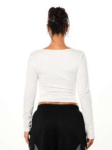 SUMWON WOMEN Áo croptop dài tay cổ chữ V in họa tiết hình cánh chim phía trước, kiểu dáng thường ngày, thích hợp cho mùa thu đông. - trắng - Xem 2