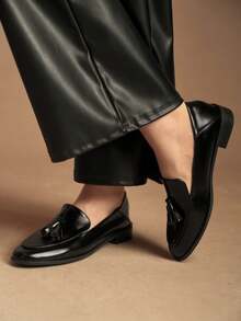 Rosivie Women's Casual Fringe Design Slip-On Loafers - Black - View 3