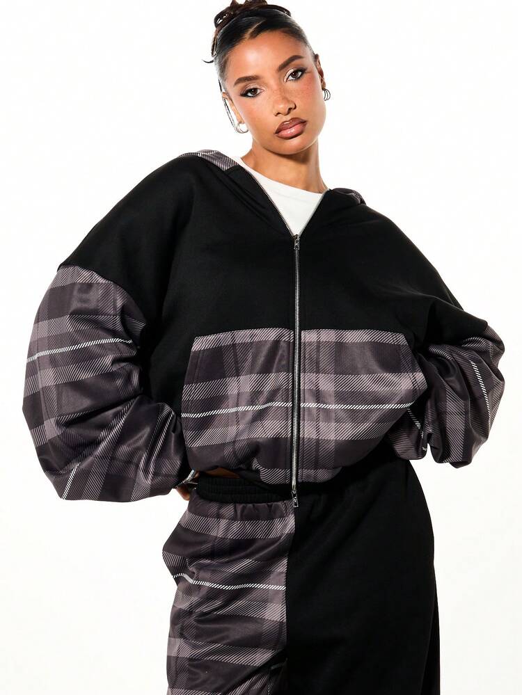SUMWON WOMEN Oversized Black Zip Hoodie With Check Colorblock