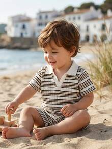 SHEIN Vintaside Kids Áo thun tay ngắn cổ chữ V kẻ sọc đen và kaki thời trang mùa hè cho bé trai kết hợp với quần short cạp trễ, thể hiện phong cách quý ông lịch lãm - Màu be - Xem 4