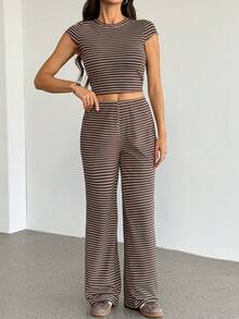 SHEIN Tall Bộ đồ ngủ nữ mặc nhà thoải mái, gồm áo thun dài tay cổ tròn kẻ sọc và quần ống đứng rộng kẻ sọc, thích hợp mặc hàng ngày, chơi thể thao, mùa xuân hè, hoặc mặc đi học. Bộ hai mảnh kẻ sọc màu nâu. - màu nâu - Xem 9