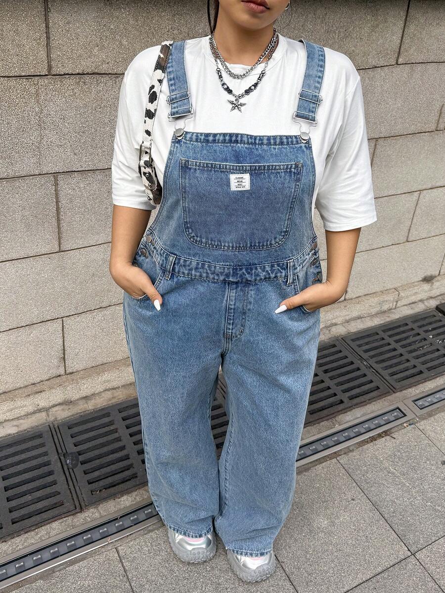 Muchica 大码女式字母刺绣口袋休闲牛仔背带裤 - 淺藍色 - 查看 1