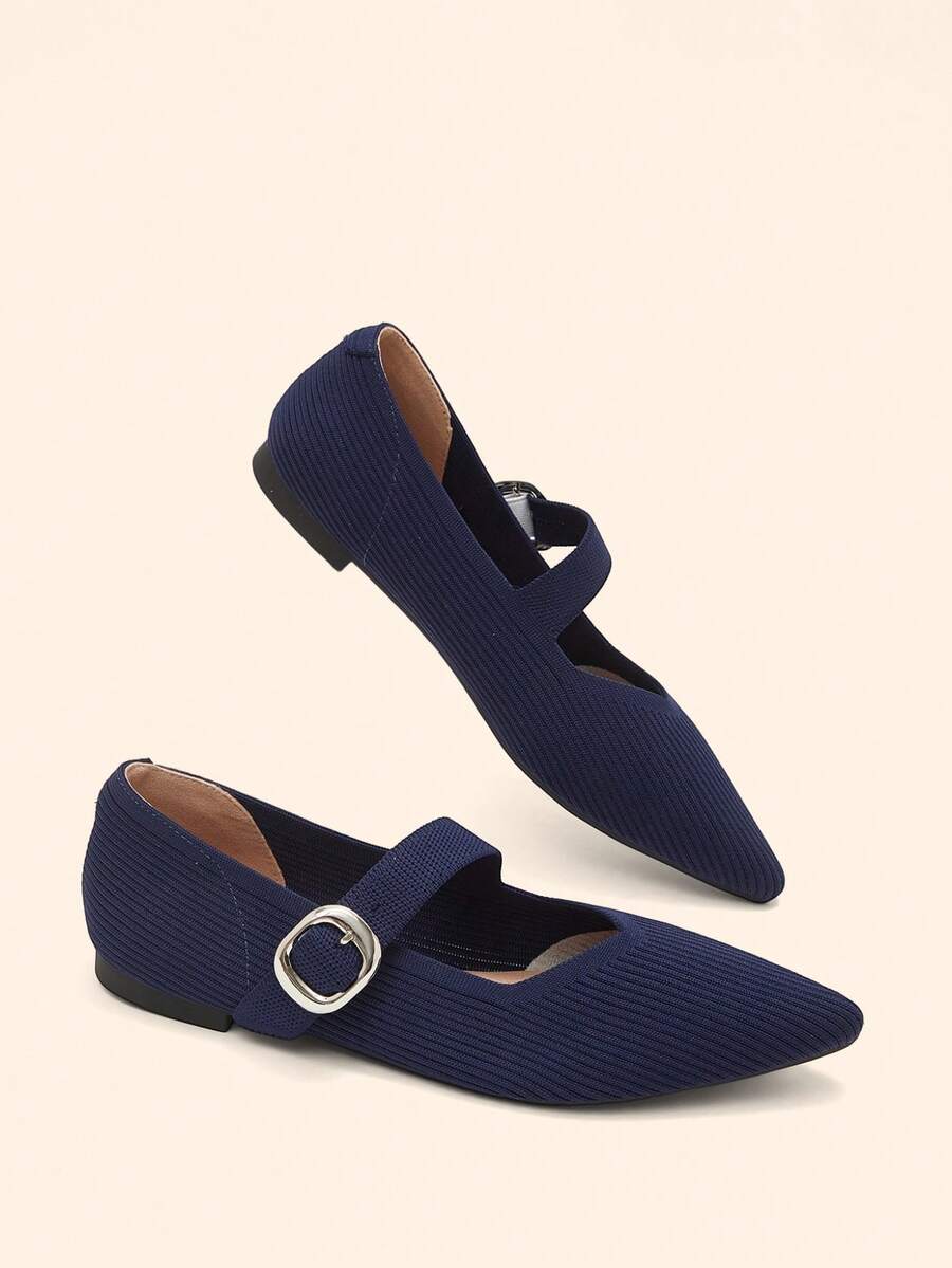 CUCCOO BASICS 女士复古优雅通勤简约百搭纯色纹理可调节搭扣尖头平底鞋 - 藍色 - 查看 1