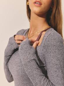 Aralina 柔软弹力针织单肩长袖裹身系带修身不对称设计外出上衣女装 - 灰色 - 查看 4