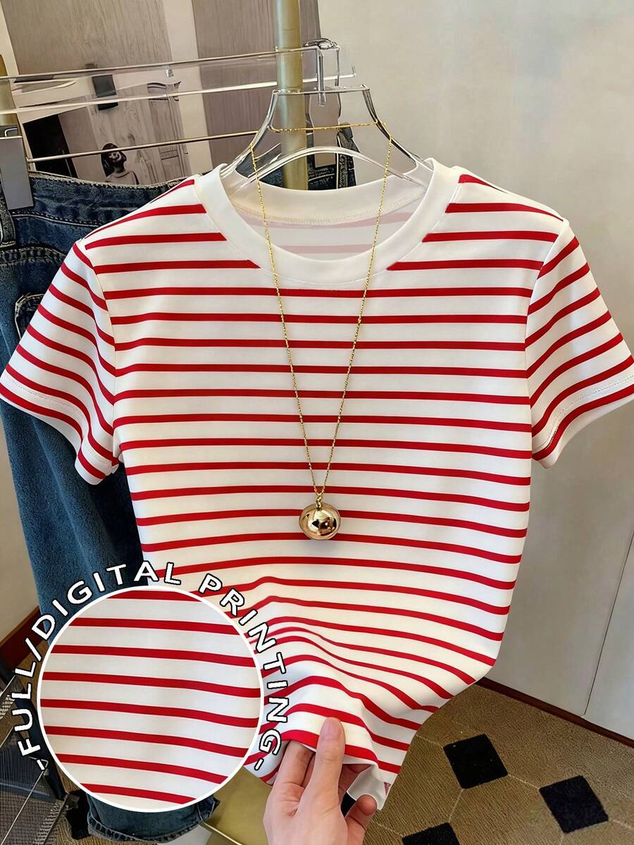 Resyla Camiseta de mujer de cuello redondo ajustada de manga corta con estampado digital en toda la prenda - Multicolor - Ver 1